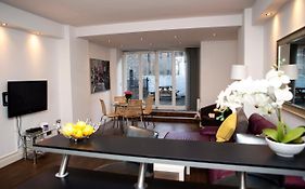 Apt 1, Trafalgar Square 1St Floor By Indigo Flats